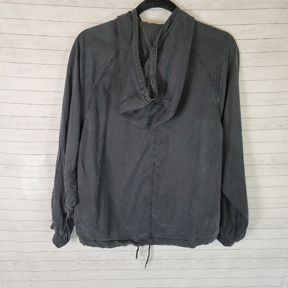 LULULEMON GRAY PULLOVER HALF ZIP HOODIE, sz SMALL - Picture 6 of 6